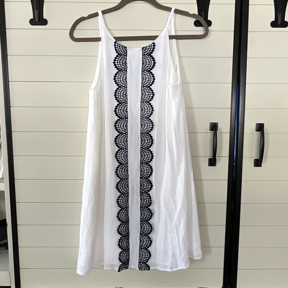Westport 1962 White Shift Dress with Navy Scalloped Lace Detail Nautical Summer